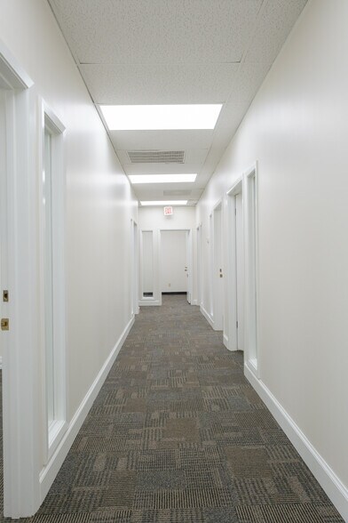 More Photos Of 110 Lincoln Ave, College Station Office For Sale