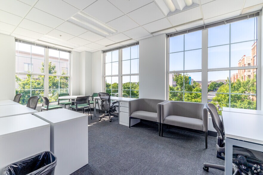 More Photos Of 2015 Ayrsley Town Blvd, Charlotte Office For Lease