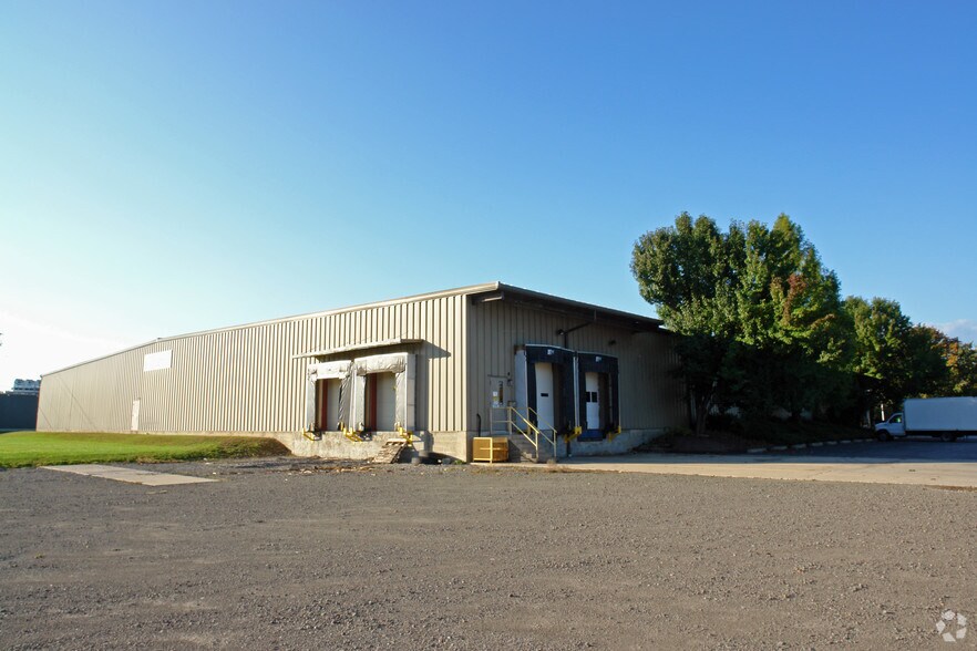 More Photos Of 2911 W Reach Rd, Williamsport Manufacturing For Lease