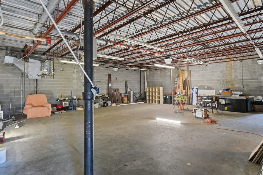 More Photos Of 1399 Westfield St, West Springfield Storefront Retail Office For Lease