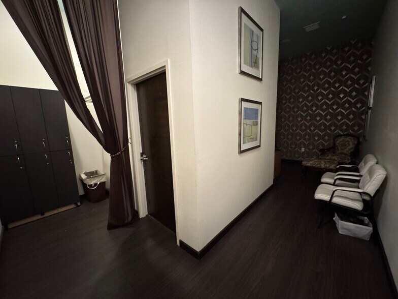 More Photos Of 2140 W Grande Blvd, Tyler Medical For Lease