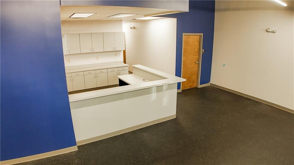 More Photos Of 1107-1121 S Main St, Maryville General Retail For Lease