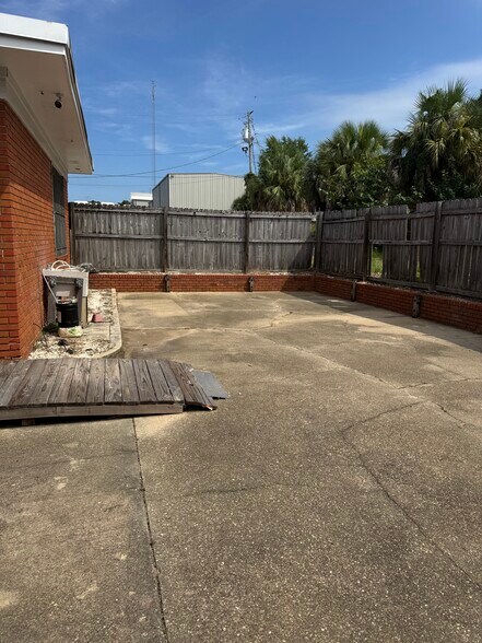 More Photos Of 2220 N Palafox St, Pensacola Medical For Sale