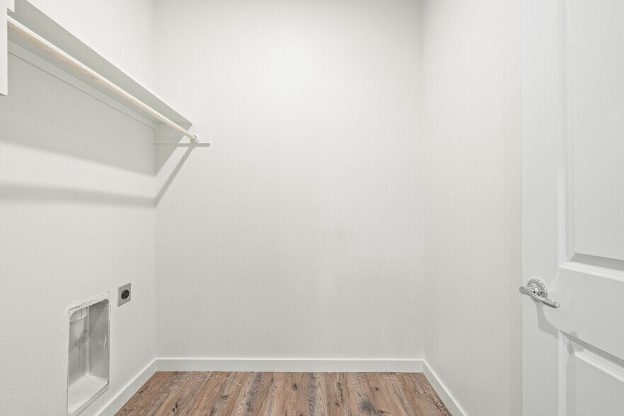 More Photos Of 10911 Albany Ave, Lubbock Specialty For Sale