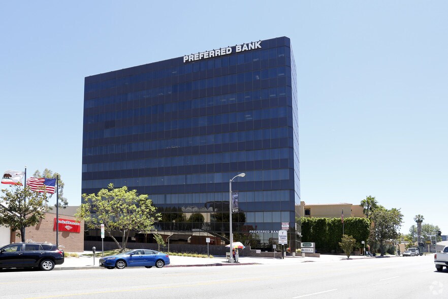 More Photos Of 18321 Ventura Blvd, Tarzana Office For Lease