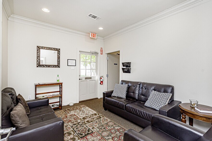More Photos Of 673 E Airport Ave, Baton Rouge Office Residential For Sale