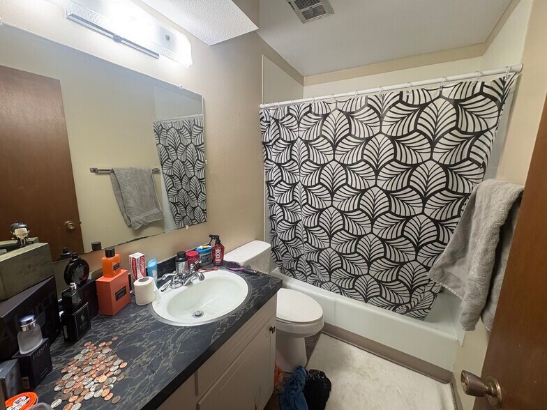 More Photos Of 113 2nd St NE, Mitchellville Apartments For Sale