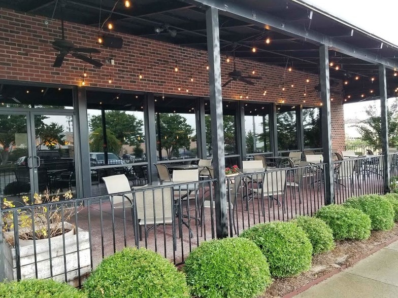 More Photos Of 1290 Bower Pky, Columbia Restaurant For Lease