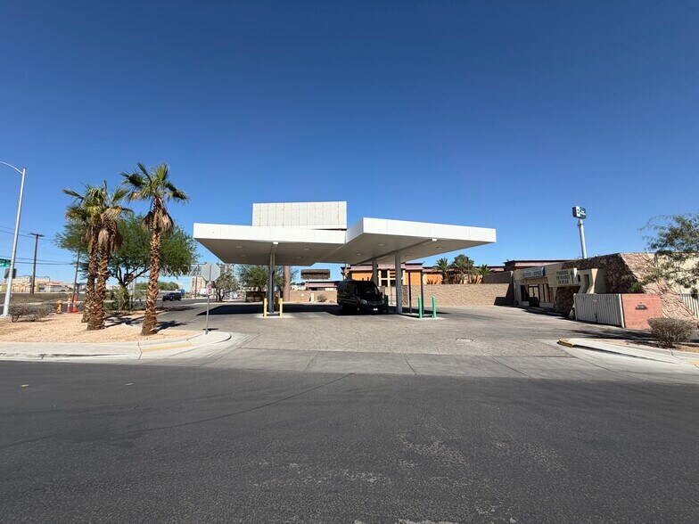Primary Photo Of 4990 Paradise Rd, Las Vegas Service Station For Lease