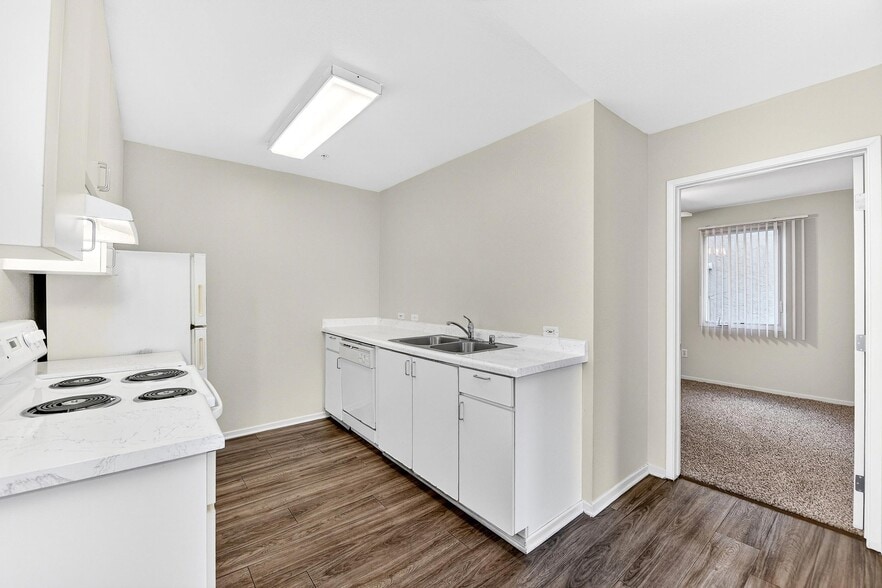 More Photos Of 900 F St, San Diego Apartments For Lease