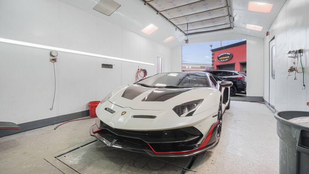 More Photos Of 10 Jerusalem Ave, Hempstead Auto Repair For Sale