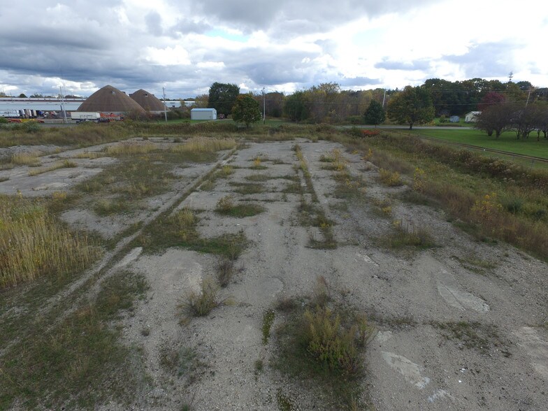 More Photos Of 91 Michell St, Oswego Warehouse For Sale