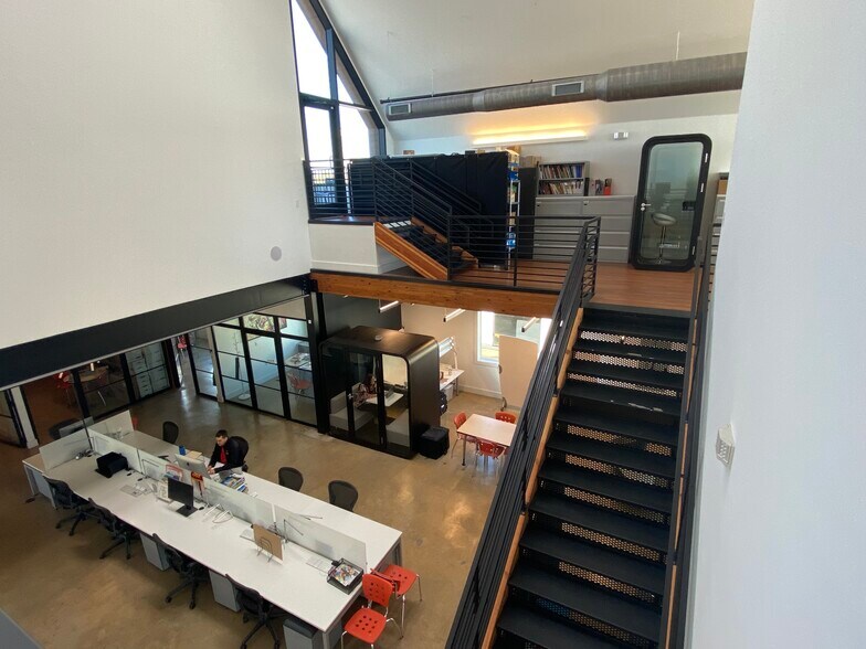 More Photos Of 400 Bryan Ave, Fort Worth Storefront Retail Office For Lease