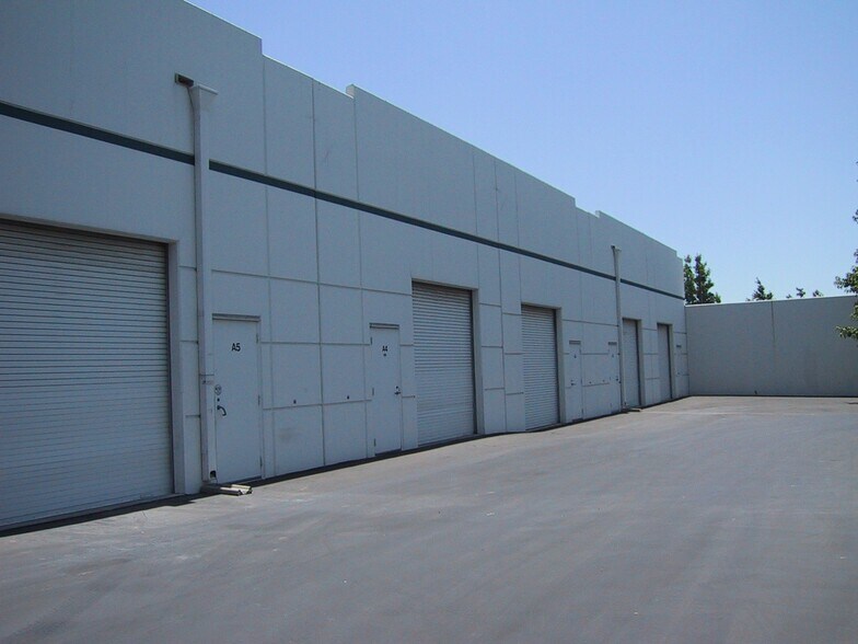 More Photos Of 2125 Wright Ave, La Verne Light Distribution For Lease
