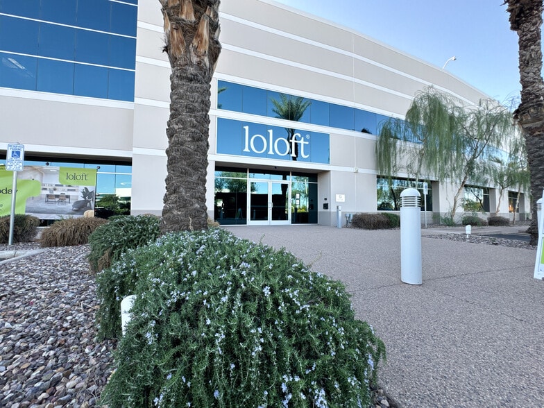 More Photos Of 4750 S 44th Pl, Phoenix Research And Development For Lease