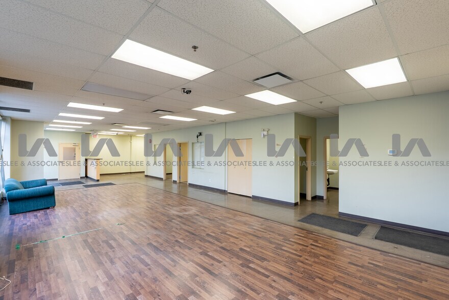 More Photos Of 18800-18806 96th Ave, Surrey Warehouse For Lease