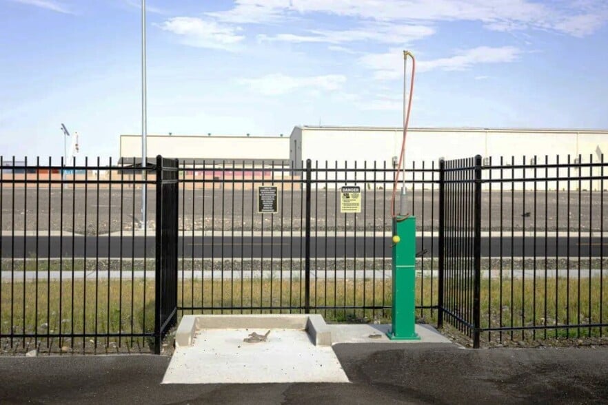 More Photos Of 903 Curie St, Richland Self Storage For Sale