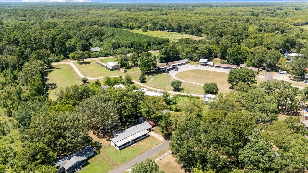 More Photos Of 505 Bub Hayner Rd, Karnack Apartments For Sale