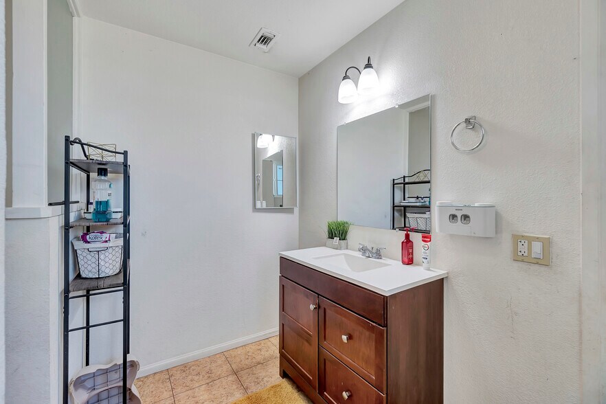 More Photos Of 26041 Murrieta Rd, Menifee Land For Lease