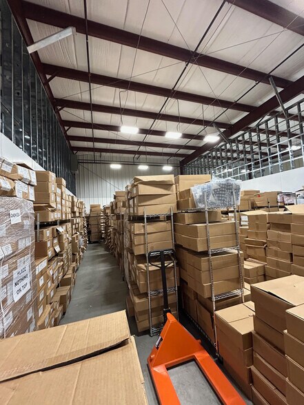 More Photos Of 299 Industrial Ln, Torrington Distribution For Lease