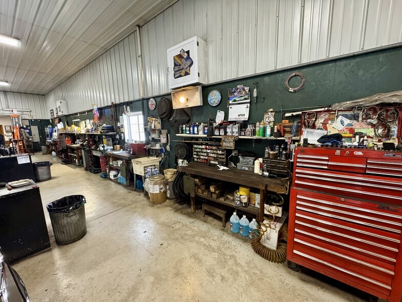 More Photos Of 1951 Wiesbrook Rd, Oswego Light Manufacturing For Sale