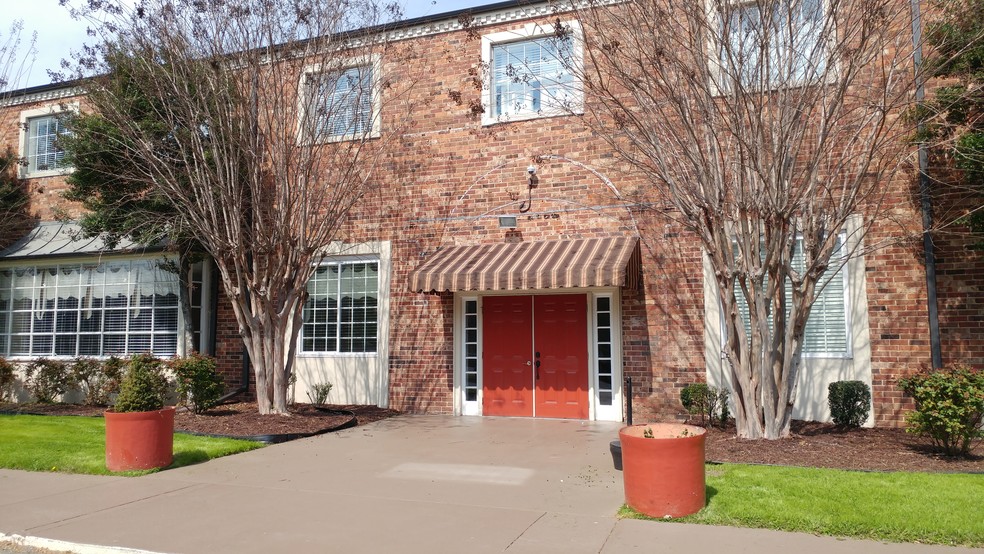 More Photos Of 3501 E Independence Blvd, Charlotte Apartments For Sale