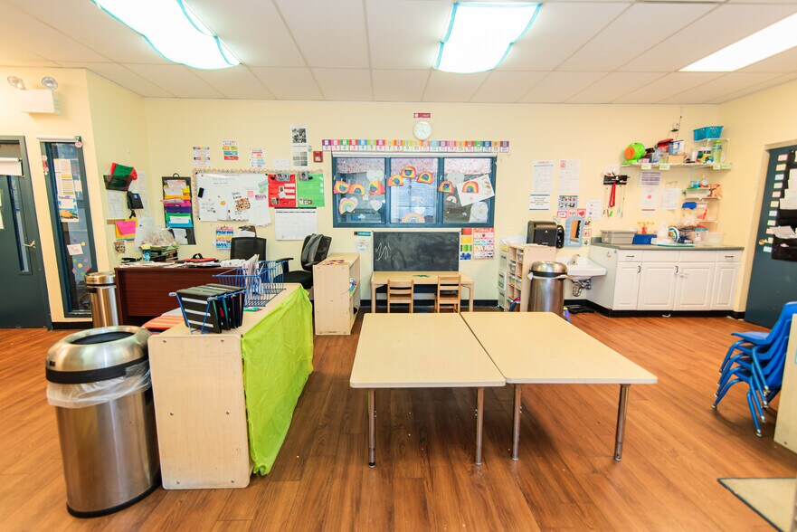 More Photos Of 1616 Orthodox St, Philadelphia Schools For Sale