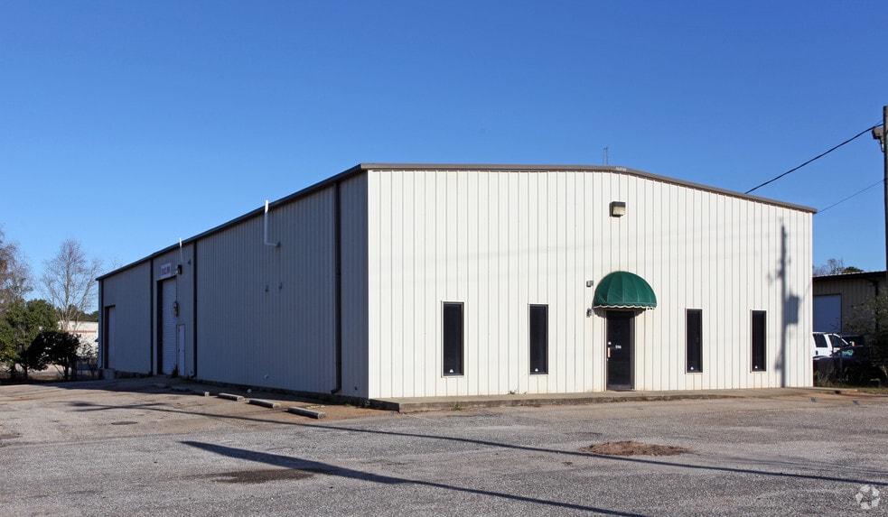 Primary Photo Of 3766 Halls Mill Rd, Mobile Service For Lease