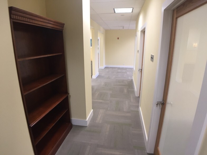 More Photos Of 677 Craig Rd, Creve Coeur Office For Lease