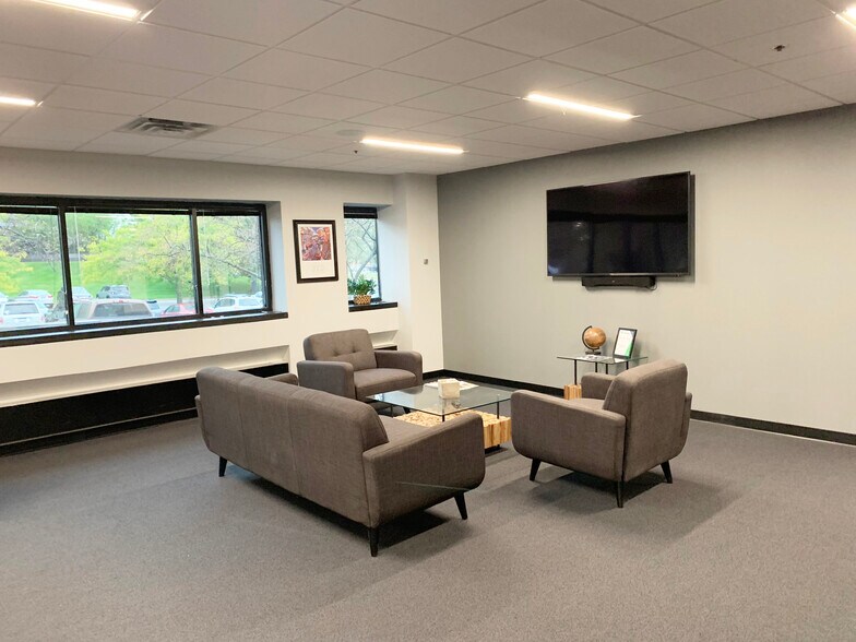 More Photos Of 1300 Mendota Heights Rd, Mendota Heights Office For Sale