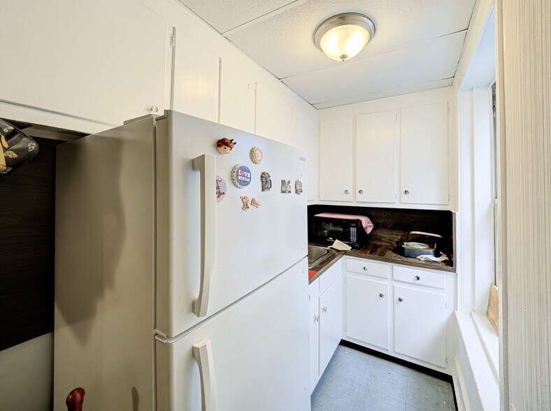 More Photos Of 57 Halsey St, Newark Storefront Retail Residential For Sale