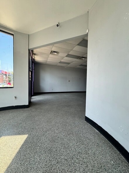 More Photos Of 803 S Byrne Rd, Toledo Service Station For Lease