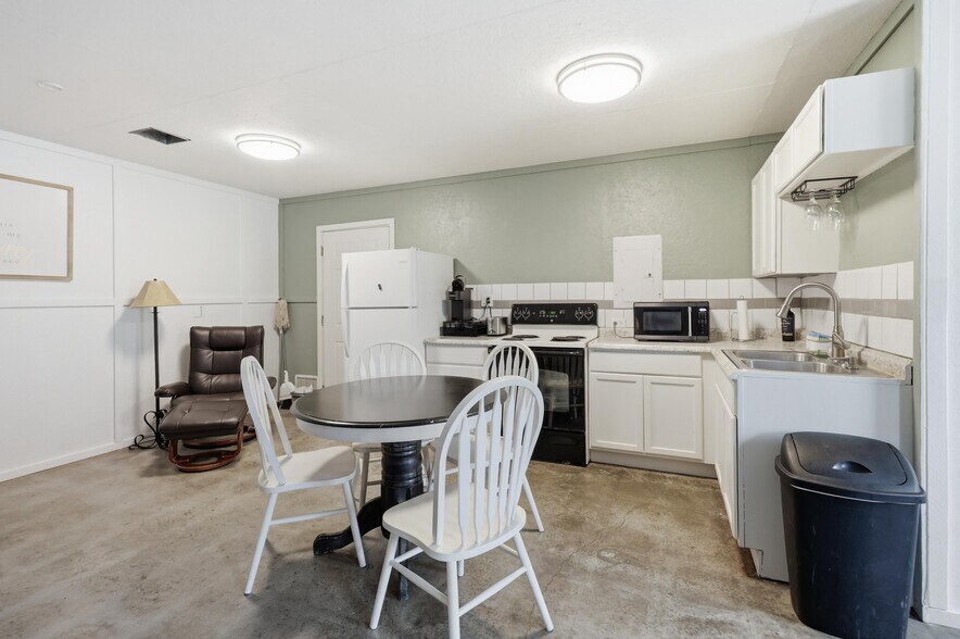 More Photos Of 25695 Mulberry Rd, Webb City Winery Vineyard For Sale