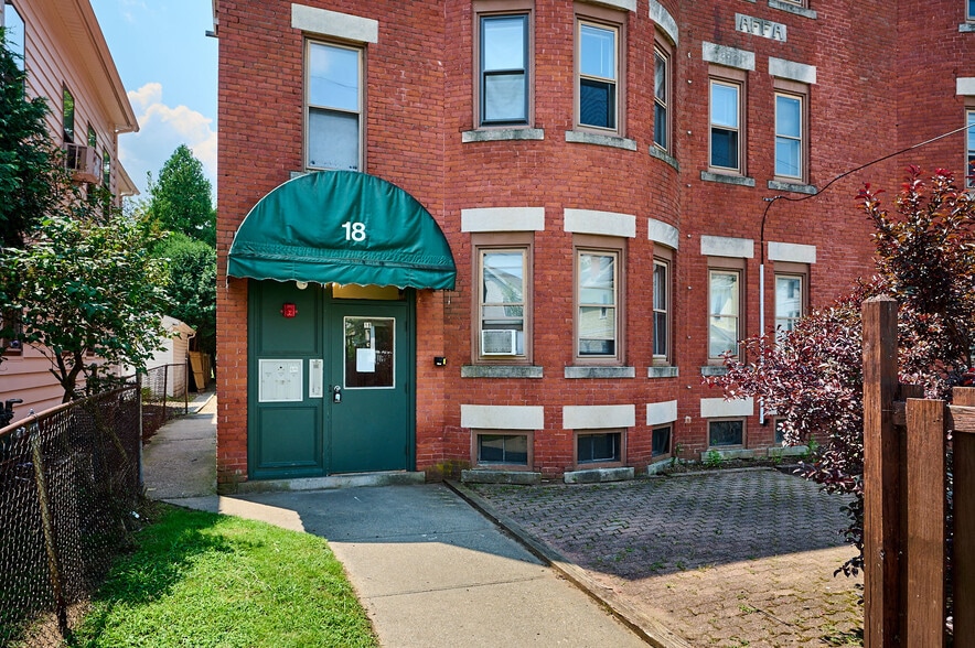 More Photos Of 18 Orchard St, Northampton Apartments For Sale