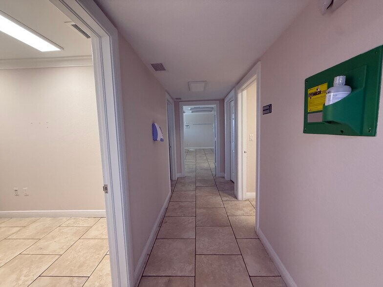More Photos Of 9611 SW 40th St, Miami Medical For Sale