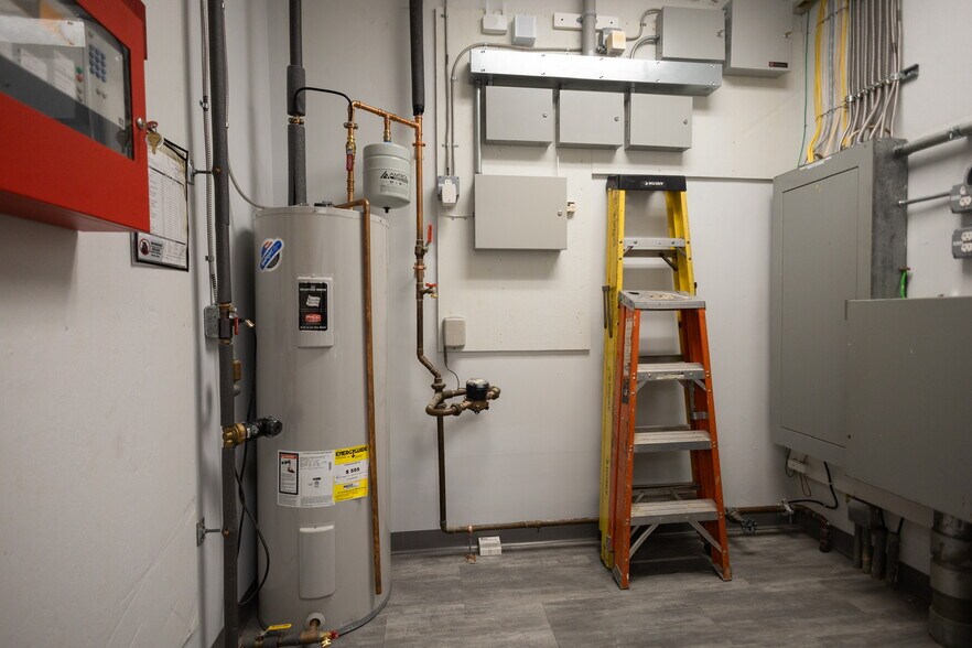 More Photos Of 190 Tenby Chase Dr, Delran Office For Lease