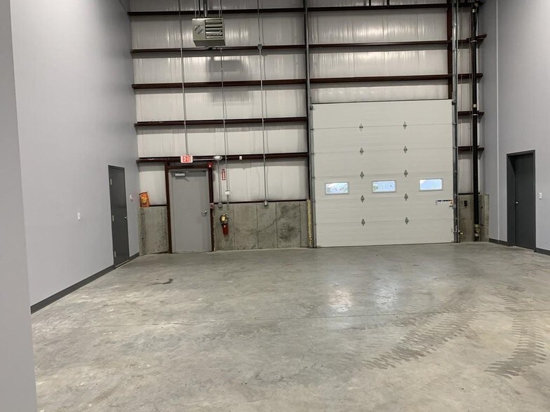 More Photos Of 232 Huttleston Ave, Fairhaven Service For Lease