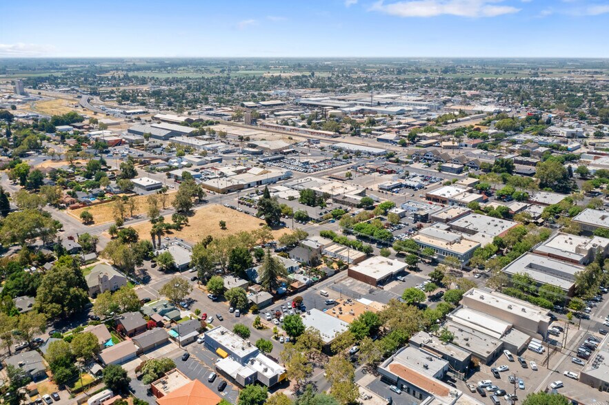 More Photos Of 411 Crane Ave, Turlock Office For Sale