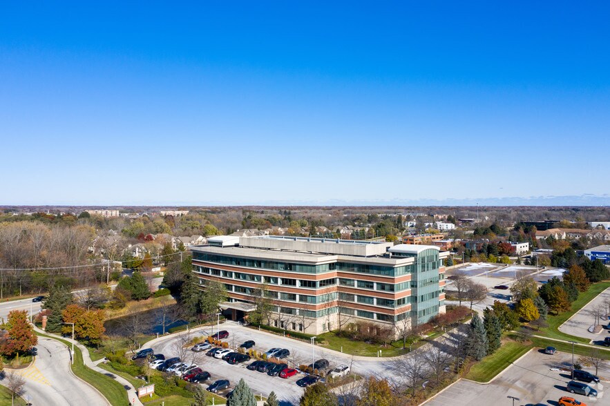 More Photos Of 475-485 Half Day Rd, Lincolnshire Unknown For Lease