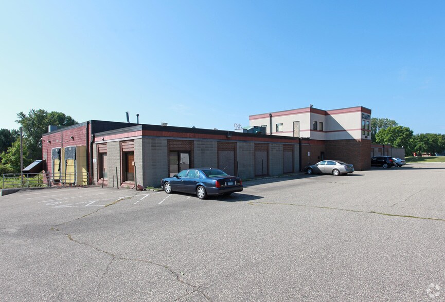 Primary Photo Of 4730-4740 N Quebec Ave, New Hope Warehouse For Sale