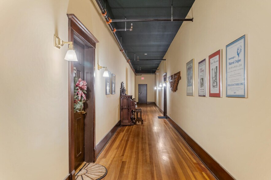 More Photos Of 112 W Hill St, Champaign Multifamily For Sale