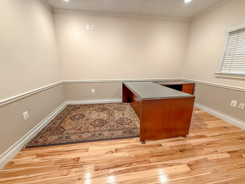 More Photos Of 89 Duke St, Prince Frederick Freestanding For Lease