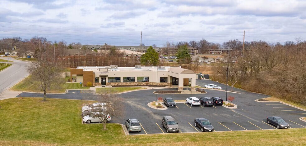 More Photos Of 2311 Redwood Ave, Independence Medical For Sale