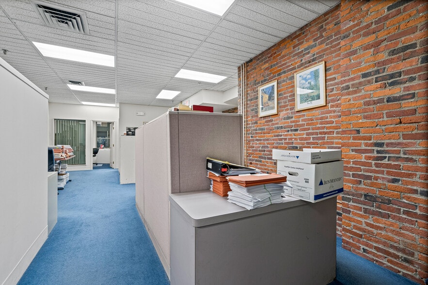 More Photos Of 21 Merchants Row, Boston Loft Creative Space For Sale