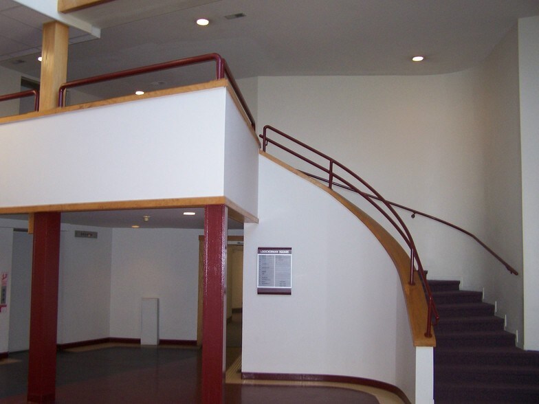 More Photos Of 32 W Loockerman St, Dover Office For Lease