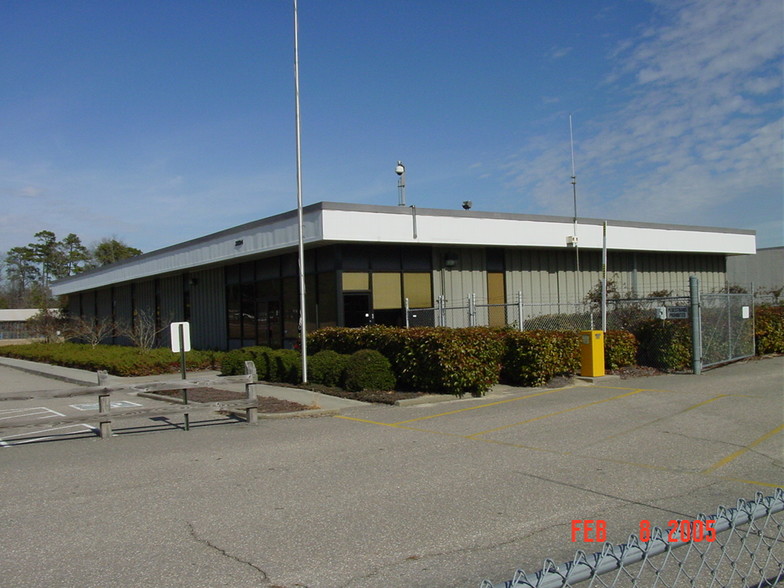 Primary Photo Of 3224 Cedar Creek Rd, Fayetteville Office For Lease