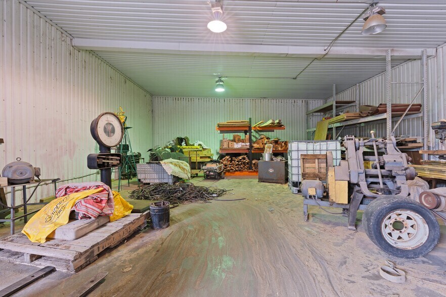More Photos Of 308 Thomas Pl, Everman Warehouse For Sale