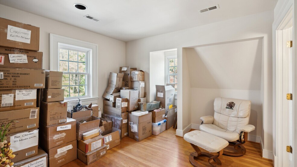 More Photos Of 5309 S Seminole Trl, Madison Storefront For Sale