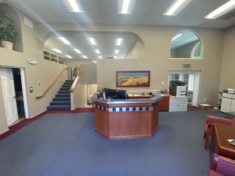 More Photos Of 8333 SE Stark St, Portland Office For Sale