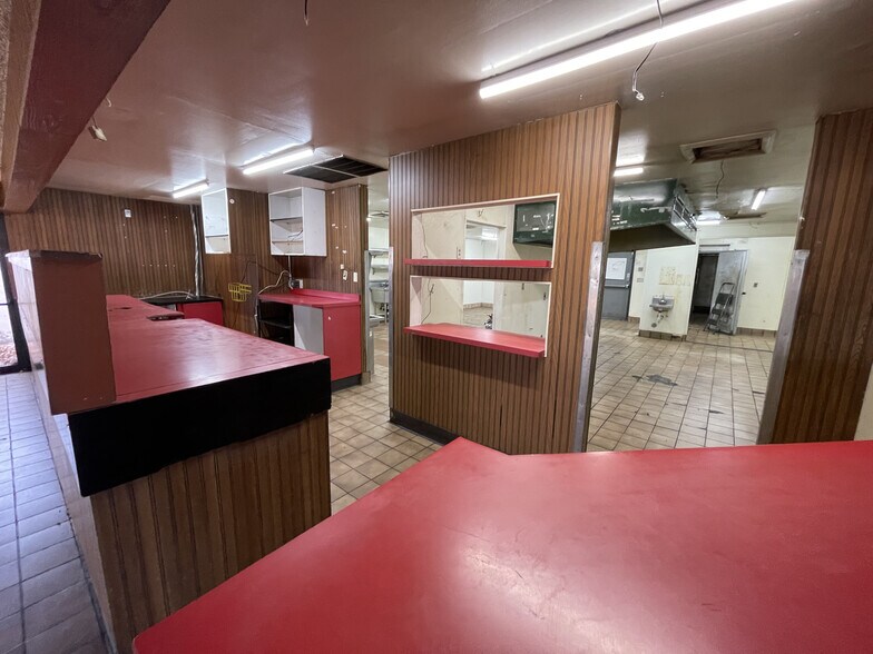 More Photos Of 1075 Pennock Pl, Fort Collins Freestanding For Lease